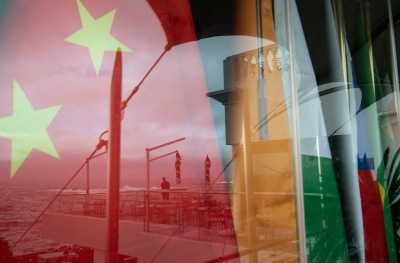 Νέα Νομισματική Τάξη: Παγκοσμιοποίηση χωρίς την ηγεμονία του δολαρίου, ο κυρίαρχος ρόλος των BRICS  και η παρακμή της Δύσης