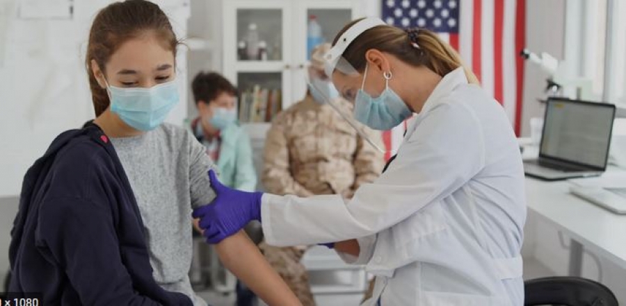 Γιατί οι Αμερικανοί λένε ψέματα και κάνουν από τώρα την τρίτη δόση του εμβολίου