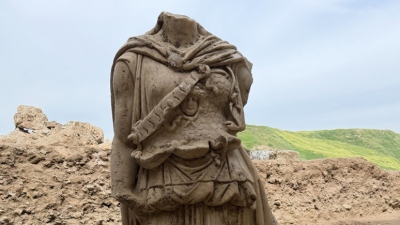 Τρομερή ανακάλυψη στην Τουρκία: «Ξεθάφτηκε» η Θεά Αθηνά – Το άγαλμα των 2 μέτρων που αλλάζει την ιστορία