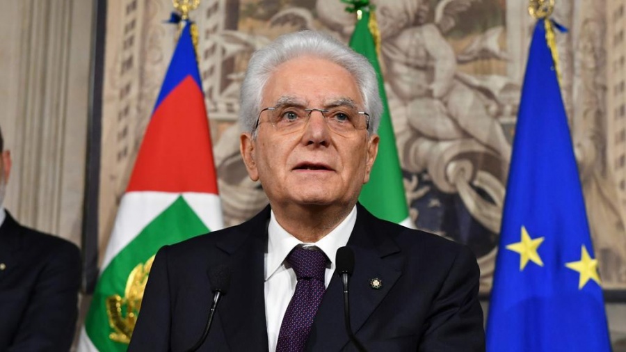 Ο απαράδεκτος πρόεδρος της Ιταλικής δημοκρατίας S. Mattarella ενοχοποιεί όσους επικρίνουν τα λάθη του ευρώ