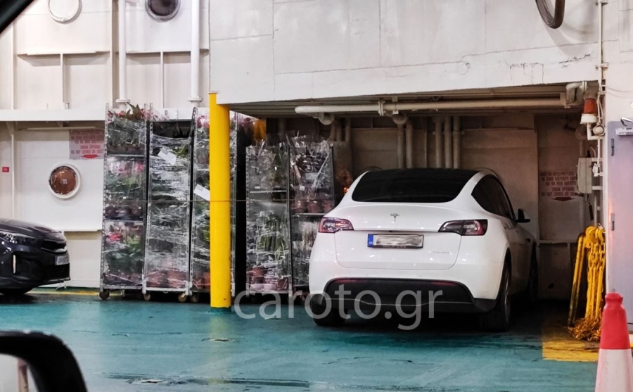 Δείτε που σταθμεύουν τα ηλεκτρικά αυτοκίνητα στα πλοία