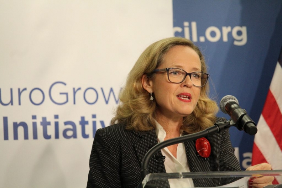 Ισπανία: Η κυβέρνηση υπεραμύνεται του έκτακτου φόρου στις τράπεζες