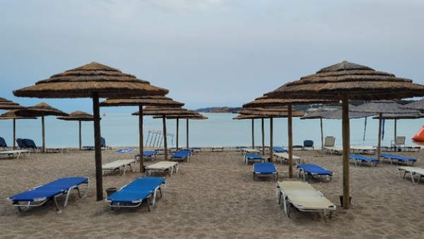 Σοκ στην παραλία της Βουλιαγμένης: Νεκρός 82χρονος μετά από καβγά για ξαπλώστρα