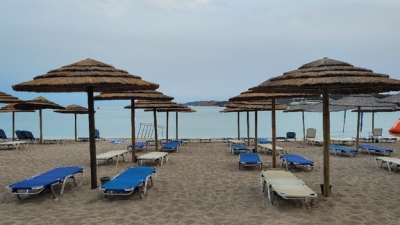 Σοκ στην παραλία της Βουλιαγμένης: Νεκρός 82χρονος μετά από καβγά για ξαπλώστρα