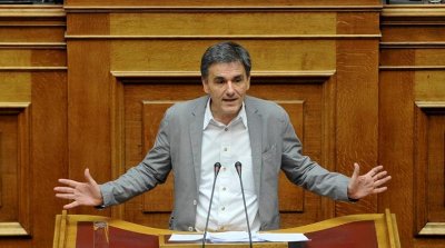Τσακαλώτος: Η ΝΔ έχει βάλει τόσο χαμηλά τον πήχη που τον περνάει και μια… σαρανταποδαρούσα