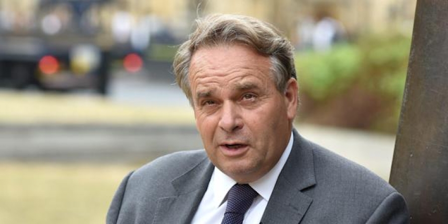 Βρετανία: Αυτός είναι ο βουλευτής που κατηγορείται ότι έβλεπε πορνό στη Βουλή - Πειθαρχική έρευνα εις βάρους του