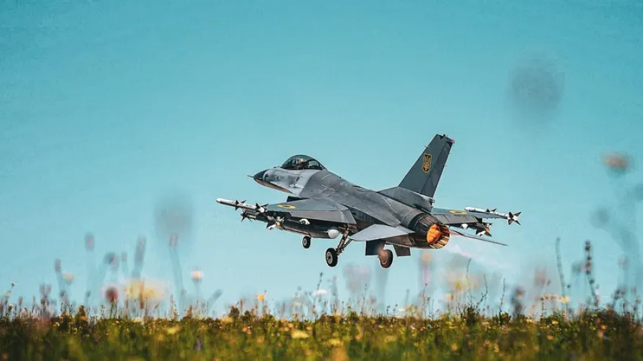 Τρομερό - Ουκρανικό F-16 απογειώθηκε από τη Ρουμανία και βρέθηκε εν μέσω καταιγισμό ρωσικών Geran