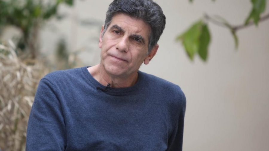 Γιάννης Μπέζος: «Σας παρακαλώ πολύ, έλεος» – Η έντονη αντίδραση μετά την απολογία Φιλιππίδη