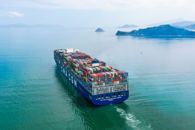 Zώνη κινδύνου η Ερυθρά Θάλασσα για τη διεθνή ναυτιλία - Αύξηση κερδών για τη μεταφορά εμπορευματοκιβωτίων