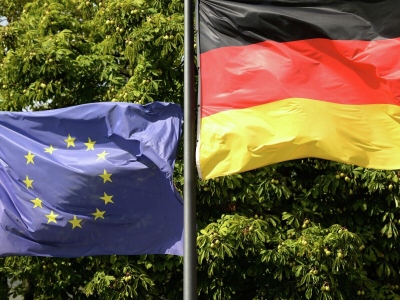 Financial Times: Η Γερμανία έτοιμη να αναλάβει ηγετικό ρόλο στον επανεξοπλισμό της ΕΕ