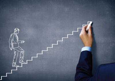 Νομοθετική παρέμβαση για τους μετόχους που είναι στα «μαχαίρια» από την κυβέρνηση