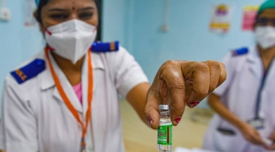 Ινδία: Περισσότεροι από 800.000 οι εμβολιασμοί – Αποκλιμακώνεται ο κορωνοϊός