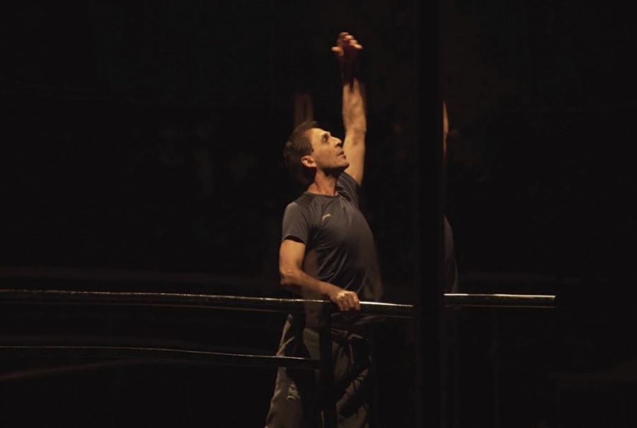 «Κυνηγώντας το όνειρο» με τον διεθνώς διακεκριμένο χορευτή Δάφνι Κόκκινο, στο Cosmote History HD