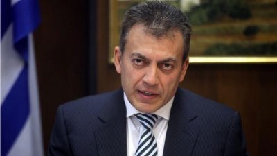 Πυρά Βρούτση κατά Τσίπρα: Έπρεπε να είναι κοντά στους ανθρώπους που επλήγησαν στη δυτική Αττική