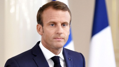 Macron: «Ναι» στον διάλογο με αντιπολίτευση και «κίτρινα γιλέκα» στον απόηχο των βίαιων επεισοδίων