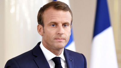 Macron: «Ναι» στον διάλογο με αντιπολίτευση και «κίτρινα γιλέκα» στον απόηχο των βίαιων επεισοδίων