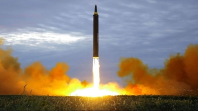 Διηπειρωτικό πύραυλο που φτάνει μέχρι τις ΗΠΑ εκτόξευσε η Β. Κορέα – Έπεσε στην ιαπωνική ΑΟΖ