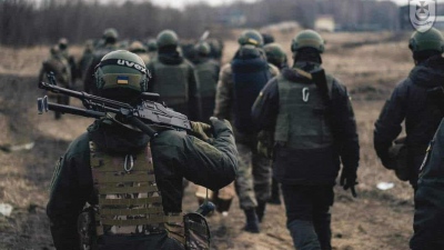 Η Ρωσία αποδεκατίζει και την Azov – Χιλιάδες αναγκαστικές μετατάξεις από το Πεζικό της Ουκρανίας λόγω ναζιστικού… νεκροταφείου