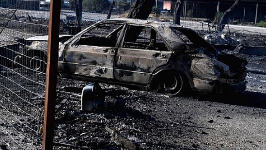 ΑΑΔΕ - πυρκαγιά στην Αχαΐα: Κάηκαν ολοσχερώς 550 οχήματα που φυλάσσονται στο Τελωνείο Πάτρας - Η εντολή Πιτσιλή