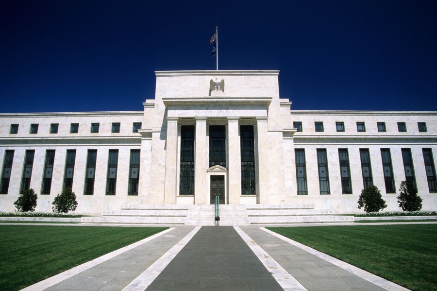 Fed: Αμετάβλητο παραμένει το εύρος επιτοκίων, στο 2,25% - 2,50%
