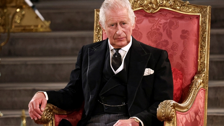 Προβλήματα υγείας έχει ο βασιλιάς Κάρολος, αναφέρουν δημοσιεύματα - Τα πρησμένα χέρια του δείχνουν καρδιολογικό πρόβλημα