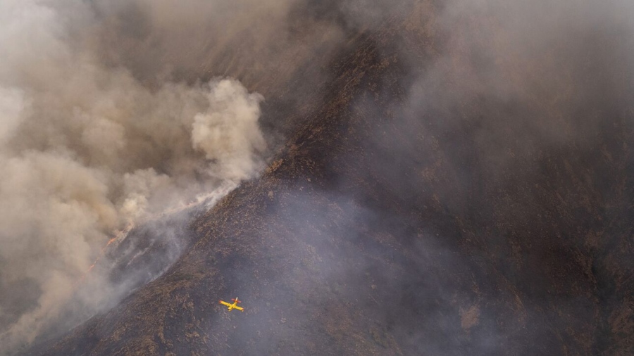 Καίγεται η Ιβηρική - Πυρκαγιά καίει δασική έκταση στην Ανδαλουσία - Φωτιά σαρώνει την κεντρική Πορτογαλία