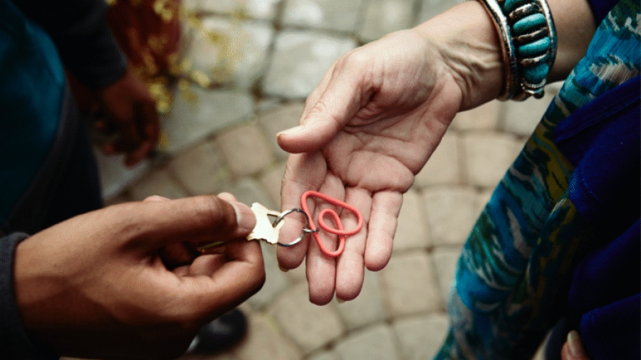 Πόσο ενοικιάζεται ένα Airbnb στην Ελλάδα - Η σύγκριση με άλλες ευρωπαϊκές χώρες