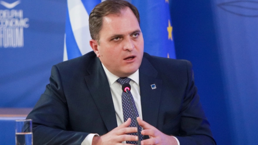 Στις 18:00, από τον διοικητή της ΑΑΔΕ, οι διευκρινίσεις για το πρόστιμο στους ανεμβολίαστους άνω των 60 ετών