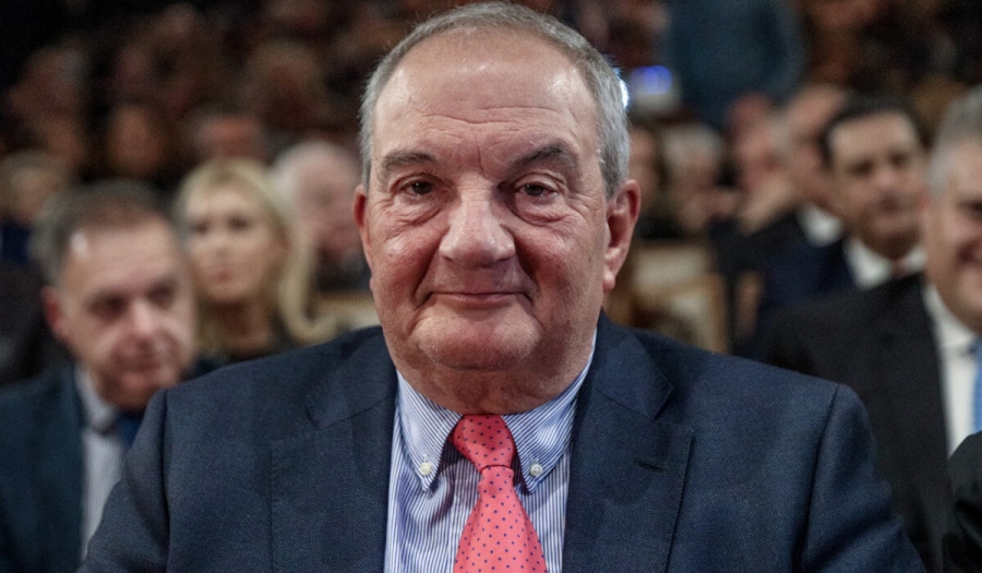 Ο Καραμανλής ετοιμάζει το επόμενο χτύπημα στον Μητσοτάκη - Μιλάει για το κράτος δικαίου και τη δημοκρατία