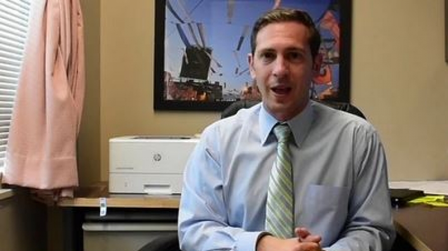 Γαλιατσάτος (John Hopkins): Η Omicron φύγει γρήγορα - Θα χρειαστεί άλλη μια δόση εμβολίου αρχικά για τους άνω των 60 ετών