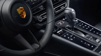 Δροσιά: Εισέβαλαν σε σπίτι δικηγόρου, έκλεψαν χρήματα και έφυγαν με την Porsche του