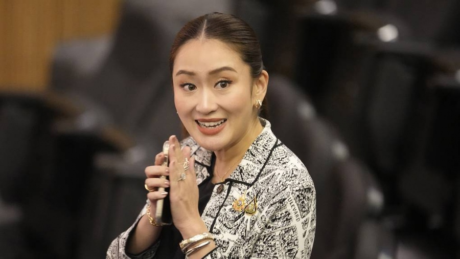 Η Ταϊλάνδη απέκτησε την νεότερη πρωθυπουργό στην ιστορία της: Την 37χρονη κόρη του πρώην πρωθυπουργού