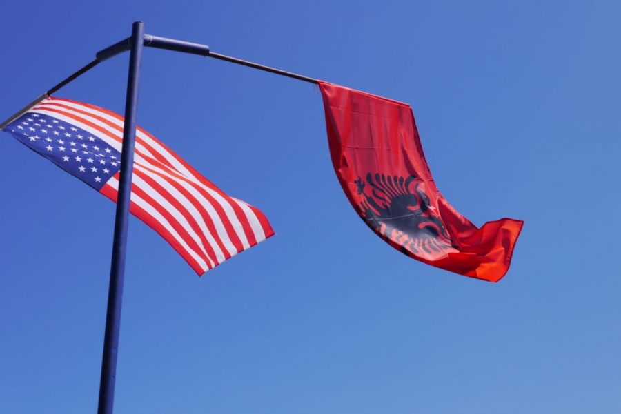 Οι ΗΠΑ δώρισαν 37 τεθωρακισμένα οχήματα στην Αλβανία