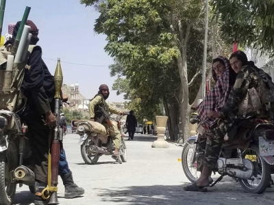 Αφγανιστάν: Οι Ταλιμπάν μπαίνουν στο αρχοντικό του στρατηγού Rashid Dostum, συνεργάτη των ΗΠΑ, στην Mazar-e-Sharif