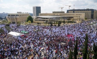 Χιλιάδες διαδηλωτές στο Ισραήλ βγήκαν ξανά στους δρόμους, ζητώντας απελευθέρωση των ομήρων και πρόωρες εκλογές