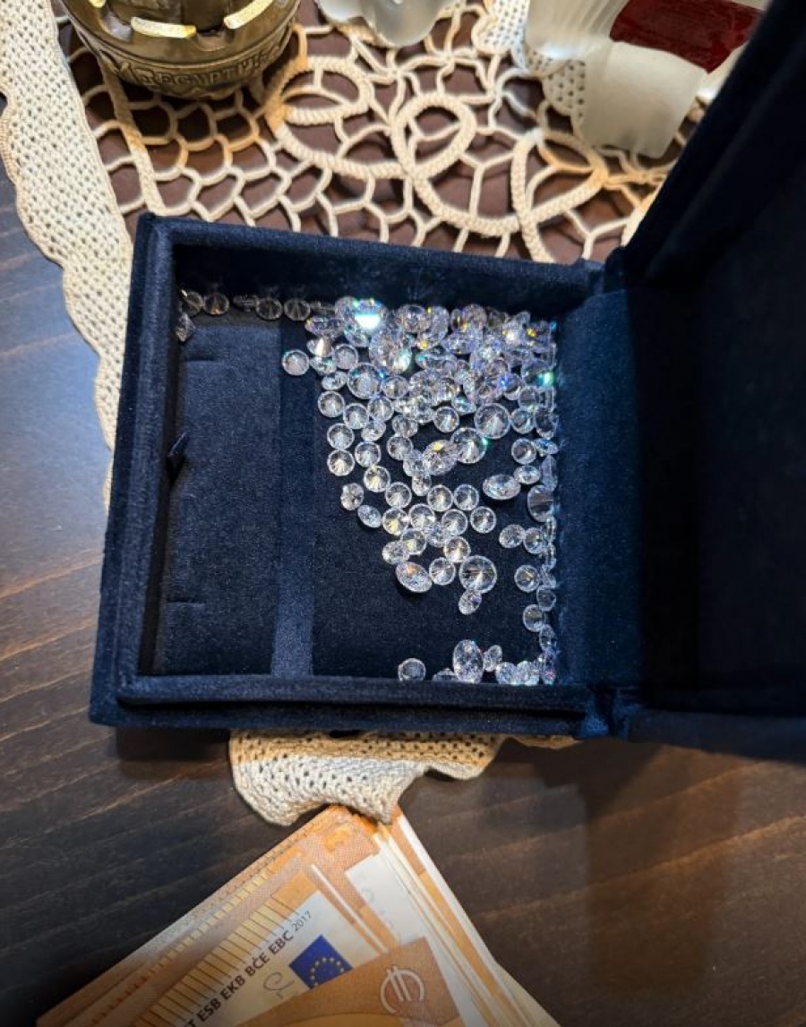 Rolex, διαμάντια, ράβδοι χρυσού και παράνομα κέρδη 1,3 εκατ. ευρώ - Εξαρθρώθηκε το κύκλωμα με τις fake επενδύσεις σε καζίνο