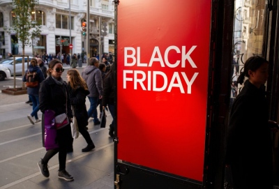 Το παράδοξο της Black Friday στις ΗΠΑ - Ρεκόρ καταναλωτών το 2025, λιγότερα έσοδα