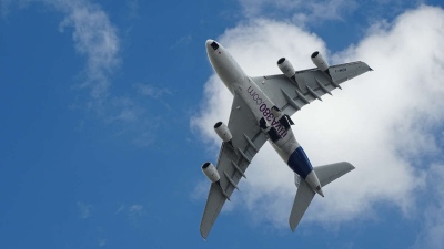 Γεννήθηκε στον αέρα: Σε ποια χώρα ανήκει αυτό το μωρό; Θρίλερ στον αέρα με γέννα στο αεροπλάνο... Θα είναι Αμερικανάκι ή όχι;