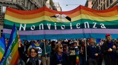 Οι Ιταλοί έστειλαν ηχηρό μήνυμα στη Meloni - Εντυπωσιακή διαδήλωση στη Ρώμη κατά της αποστολής όπλων στην Ουκρανία