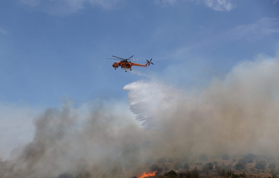 Έκλεισε η Εγνατία στο ύψος του Λαγκαδά, λόγω μεγάλης πυρκαγιάς