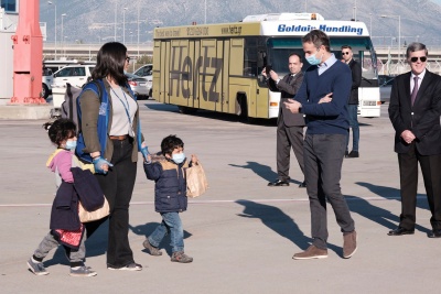 Μητσοτάκης: Τα πρώτα 50 ασυνόδευτα προσφυγόπουλα αναχωρούν από την Ελλάδα για να βρουν ένα νέο σπίτι στη Γερμανία