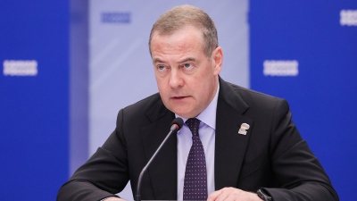 Εκρηκτική δήλωση Medvedev: Το Ιράν έχει το δικό του πυρηνικό όπλο