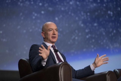 Forbes: Πλουσιότερος άνθρωπος της υφηλίου ο Jeff Bezos της Amazon με περιουσία 120 δισ.