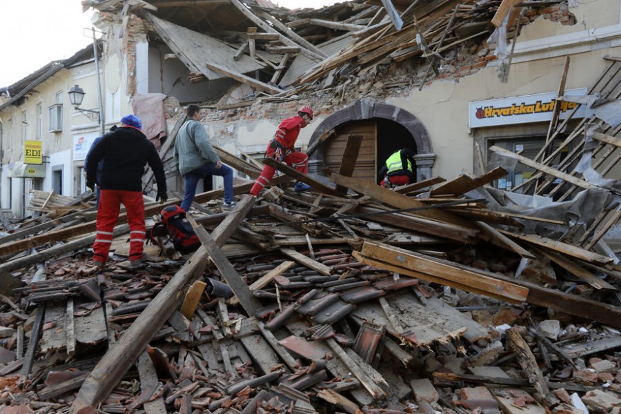 Έφτασε στην Κροατία η ελληνική αποστολή για να συνδράμει τους πληγέντες από τον σεισμό