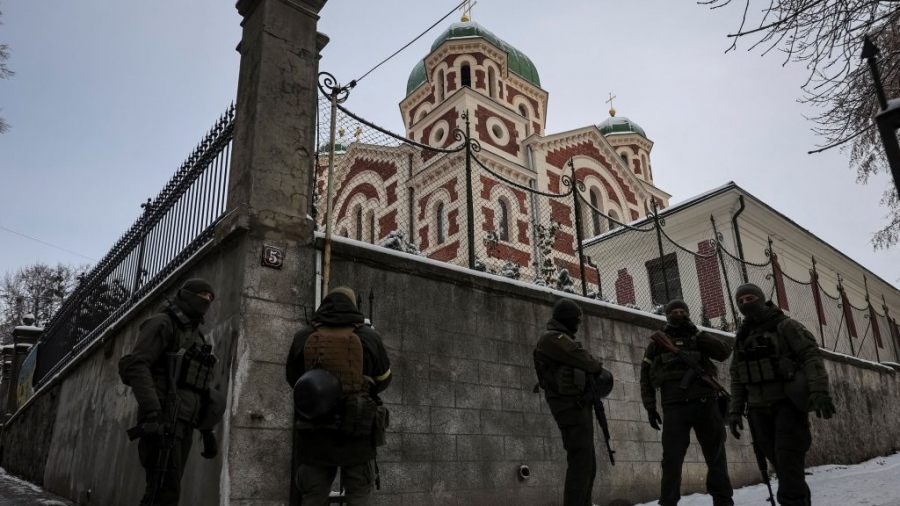 Κράτος σατανιστών η Ουκρανία: Επιστρατεύουν ιερείς και τους στέλνουν στο μέτωπο