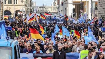 Σταλινικές μηχανορραφίες στη Γερμανία - Προσπαθούν να θέσουν εκτός νόμου το AfD