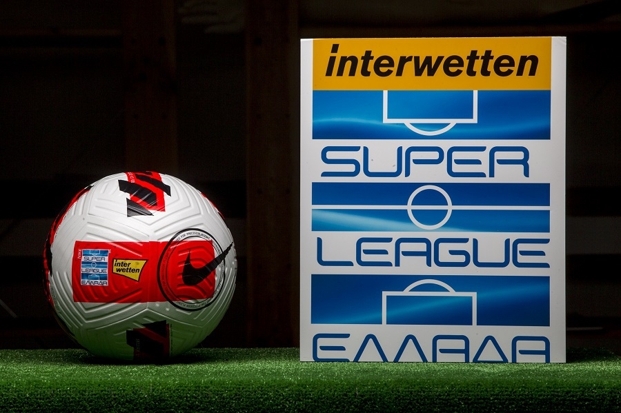 Cosmote  TV: «Ποδαρικό» στο 2022 με δύο αγωνιστικές της Super League Interwetten