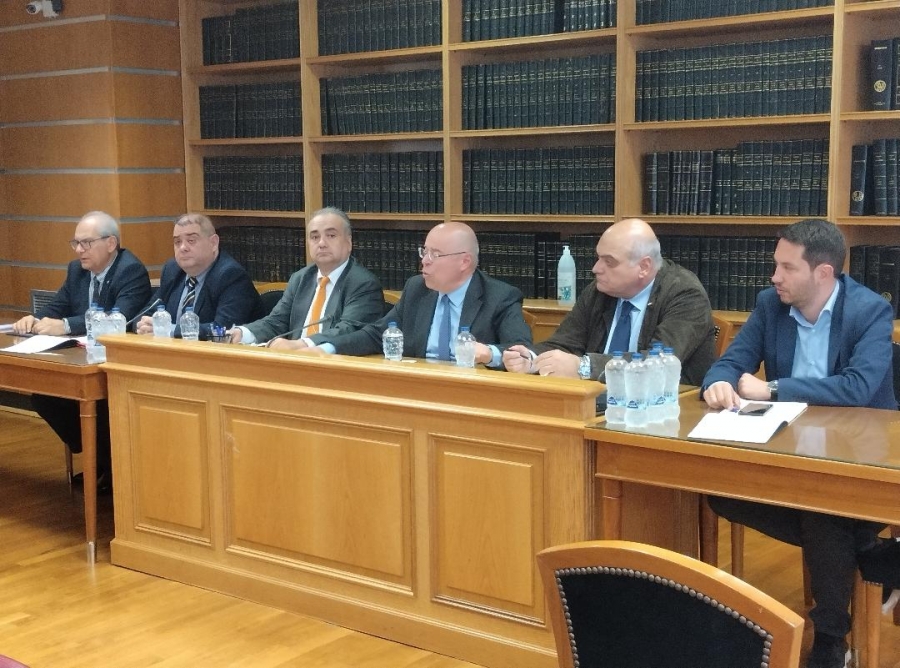 Συμβολαιογράφοι και δικηγόροι: Όχι στην απαξίωση περιουσιών - Λύση τώρα στο πρόβλημα της εκτός σχεδίου δόμησης