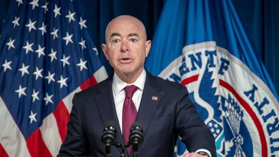 Παραδοχή από τον Υπουργό Ασφαλείας των ΗΠΑ: Πλήρης αποτυχία η φύλαξη του Trump την ημέρα της δολοφονικής επίθεσης