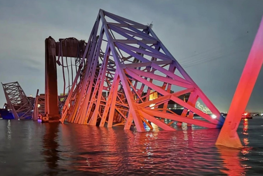 Σε κατάσταση έκτακτης ανάγκης κηρύχθηκε η Βαλτιμόρη μετά την σοκαριστική κατάρρευση γέφυρας από σύγκρουση με πλοίο
